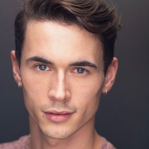 Meet your Posher, Troy